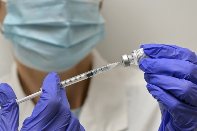 Fajzer razvija novu vakcinu protiv delta soja